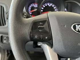 Kia Rio (2013) thumbnail 7