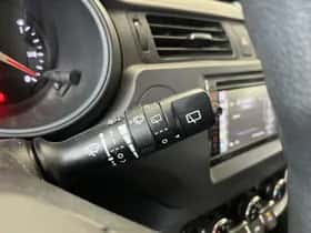 Kia Rio (2013) thumbnail 9