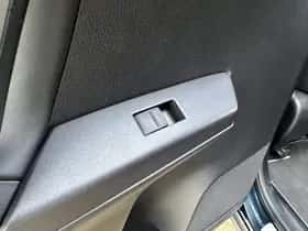 Toyota RAV4 (2018) thumbnail 60