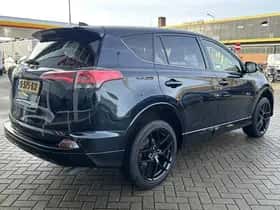Toyota RAV4 (2018) thumbnail 71