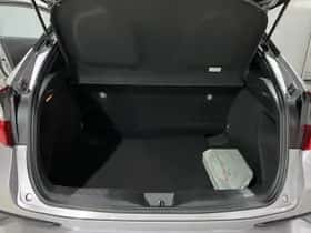 Toyota C-HR (2019) thumbnail 29