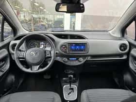 Toyota Yaris (2019) thumbnail 2