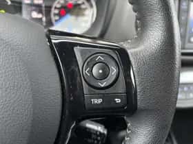 Toyota Yaris (2019) thumbnail 16