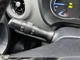 Toyota Yaris (2019) thumbnail 17