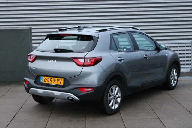 Kia Stonic (2024) thumbnail 5