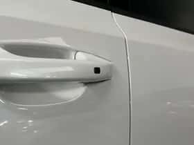 Kia Stinger (2021) thumbnail 3