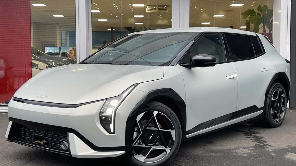 Kia EV4 (2026) — foto 1