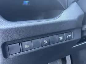 Toyota RAV4 (2025) thumbnail 96