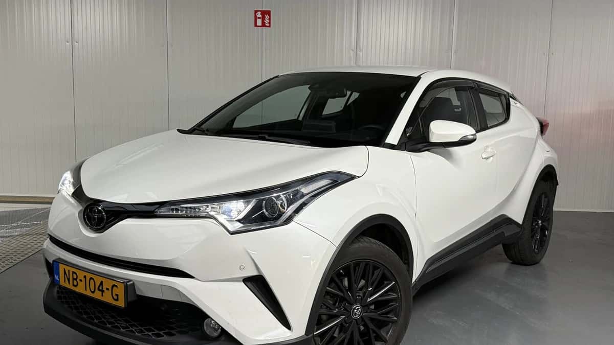 Toyota C-HR (2017) — foto 1