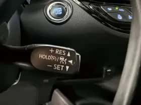 Toyota C-HR (2017) thumbnail 12