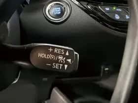 Toyota C-HR (2017) thumbnail 32