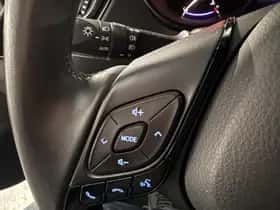 Toyota C-HR (2017) thumbnail 10