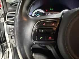 Kia Niro (2017) thumbnail 11