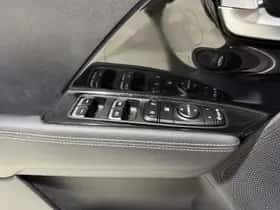 Kia Niro (2017) thumbnail 13