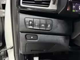 Kia Niro (2017) thumbnail 38