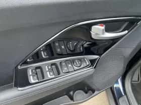 Kia Niro (2018) thumbnail 18