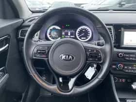 Kia Niro (2018) thumbnail 24