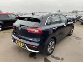 Kia Niro (2018) thumbnail 65