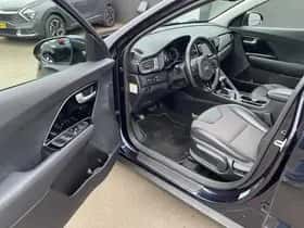 Kia Niro (2018) thumbnail 71