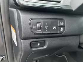 Kia Niro (2018) thumbnail 73