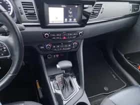 Kia Niro (2018) thumbnail 92
