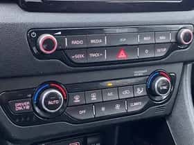 Kia Niro (2018) thumbnail 93
