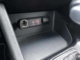 Kia Niro (2018) thumbnail 95
