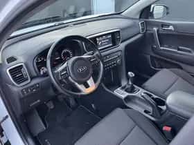 Kia Sportage (2019) thumbnail 73