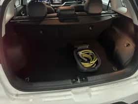 Kia Niro (2019) thumbnail 19