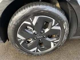 Kia Niro EV (2024) thumbnail 18