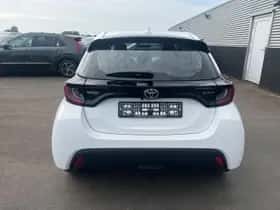 Toyota Yaris (2026) thumbnail 3