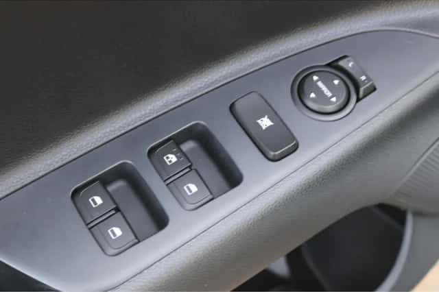 Kia Stonic (2025) thumbnail 16