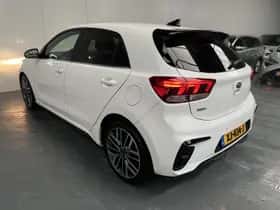 Kia Rio (2019) thumbnail 24