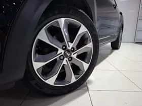 Kia Stonic (2019) thumbnail 2