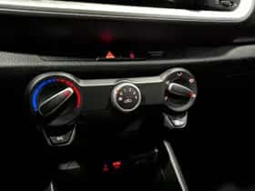 Kia Stonic (2019) thumbnail 26