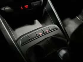Kia Stonic (2019) thumbnail 28