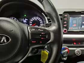 Kia Stonic (2019) thumbnail 41