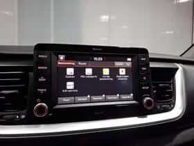 Kia Stonic (2019) thumbnail 50