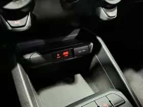 Kia Stonic (2019) thumbnail 56