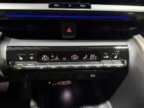 Toyota C-HR (0) thumbnail 61