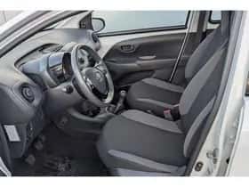 Toyota Aygo (2020) thumbnail 32