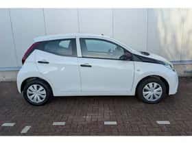 Toyota Aygo (2020) thumbnail 39