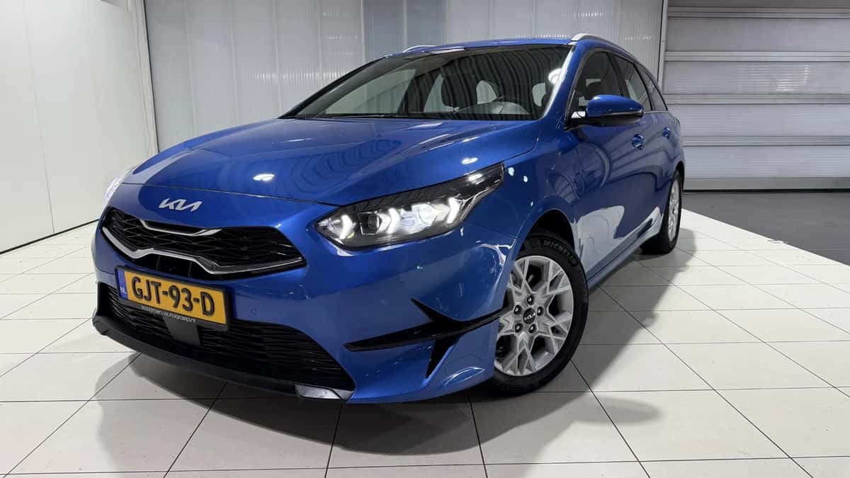 Kia Ceed Sportswagon (2024) — foto 1