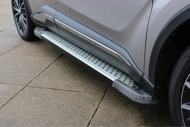 Toyota C-HR (2020) thumbnail 11