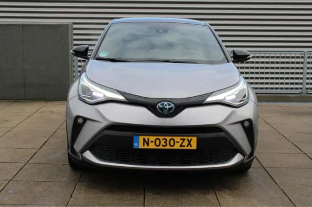 Toyota C-HR (2020) thumbnail 3