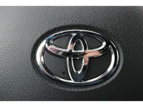 Toyota C-HR (2020) thumbnail 24