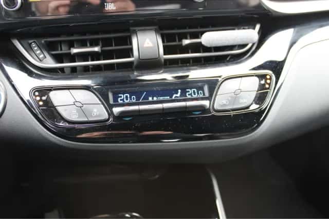 Toyota C-HR (2020) thumbnail 28