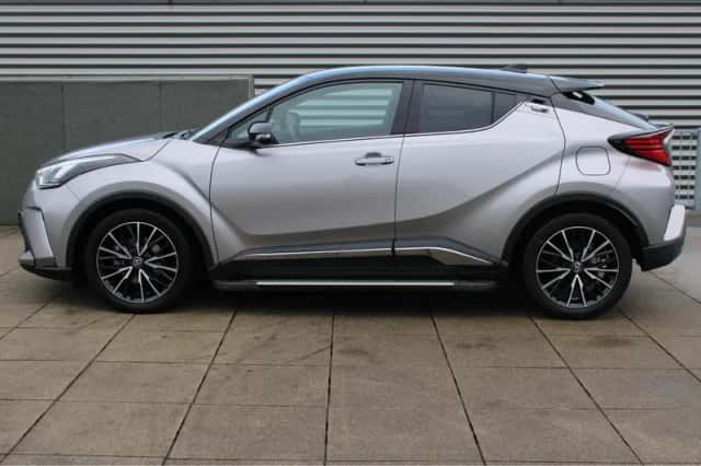 Toyota C-HR (2020) thumbnail 4