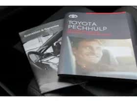 Toyota C-HR (2020) thumbnail 32