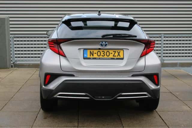 Toyota C-HR (2020) thumbnail 6
